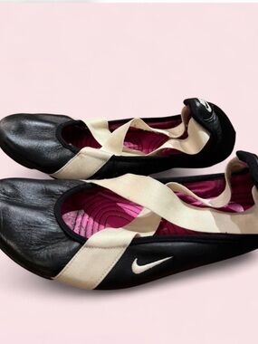 Nike Women's Black Ballet Flats with Cream Cross Straps and Pink Insole